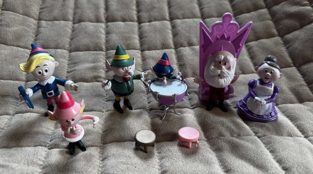11PC Lot Rudolph the Red-Nosed Reindeer Santa and Elves PVC Figurine Toy Set